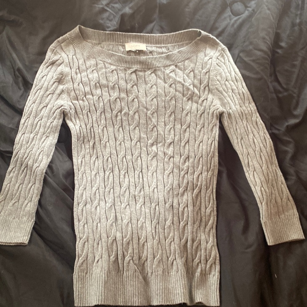 3/4 grey sweater